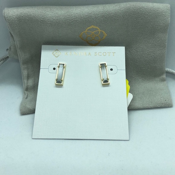 Kendra Scott Earrings. - Picture 3 of 4